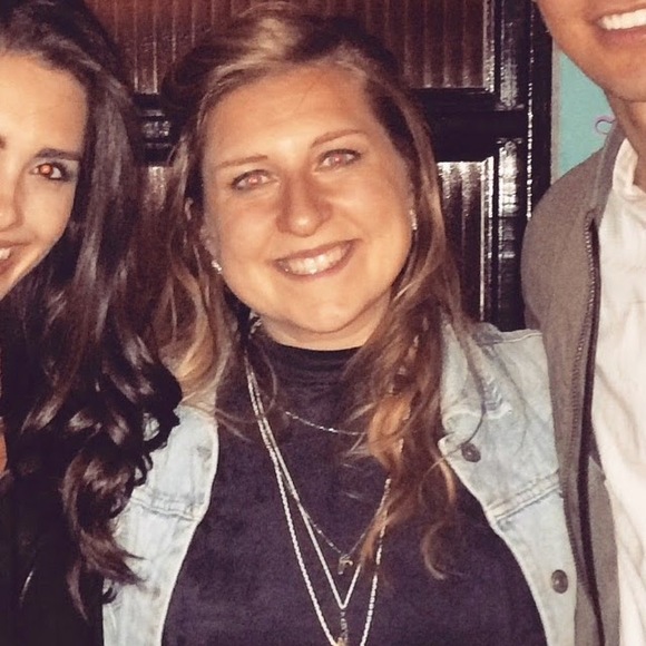 Meet your Posher, Emily - Picture 1 of 1
